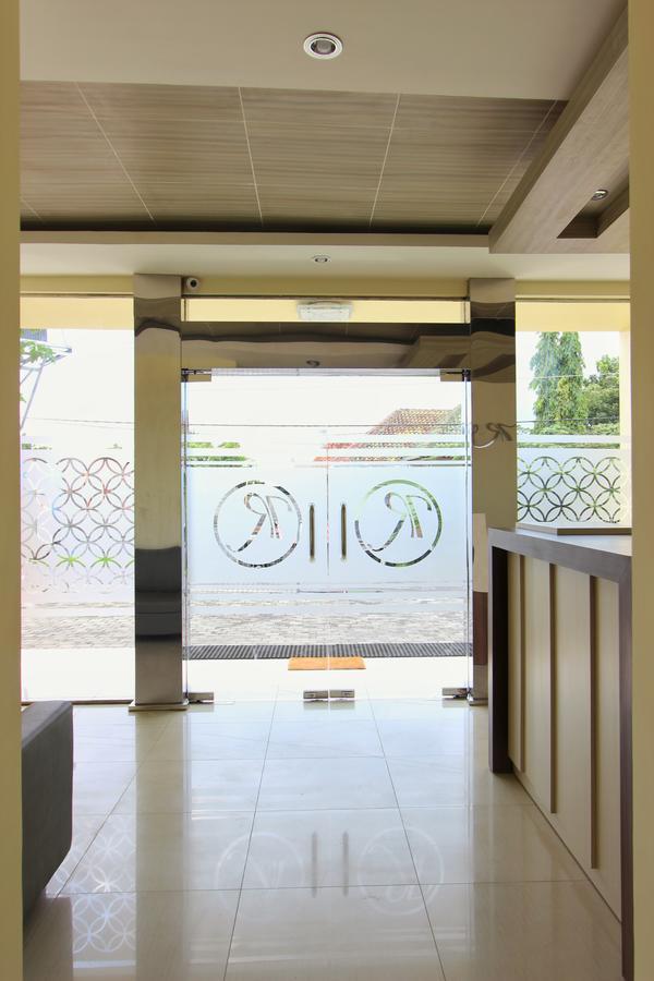 Rivisha Hotel Maguwo Luaran gambar