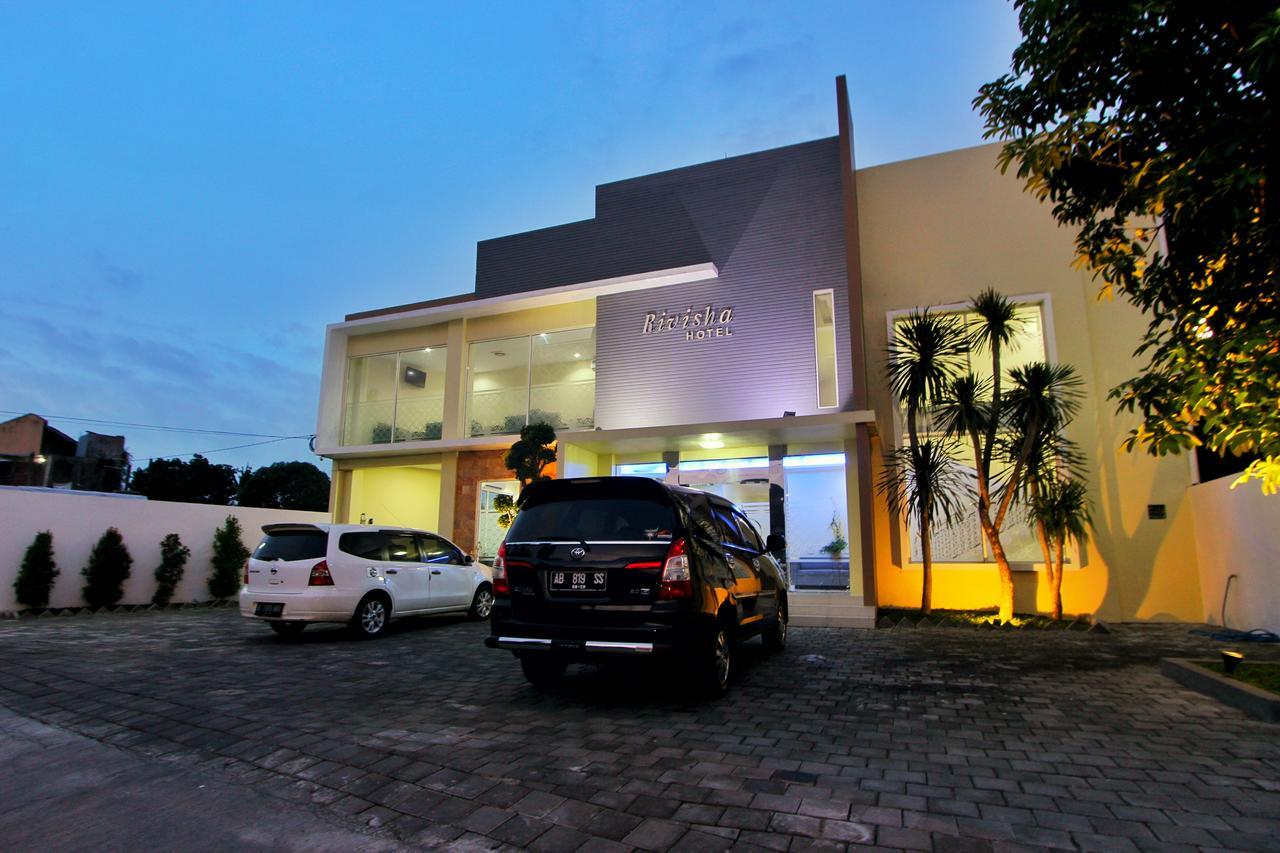 Rivisha Hotel Maguwo Luaran gambar